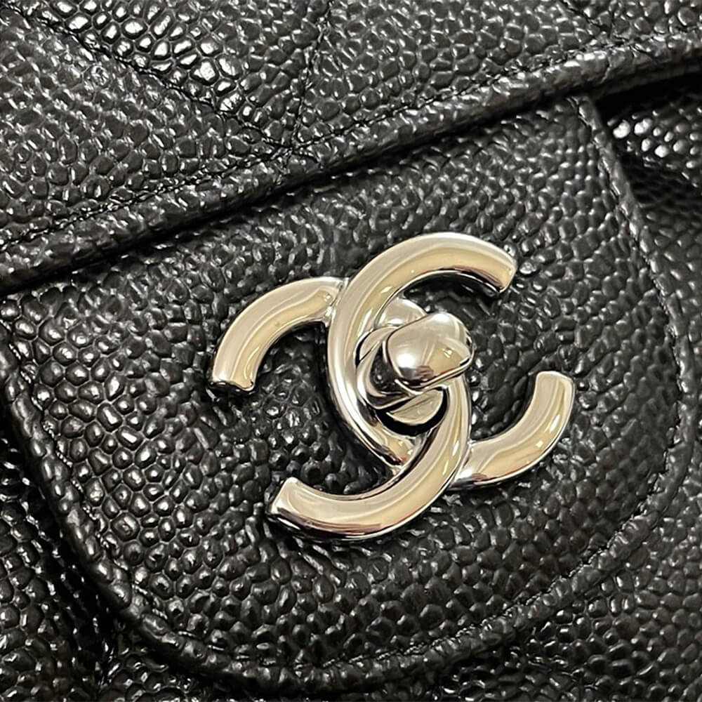 Ch**el SMALL CLASSIC HANDBAG(TAX-FREE Grade)