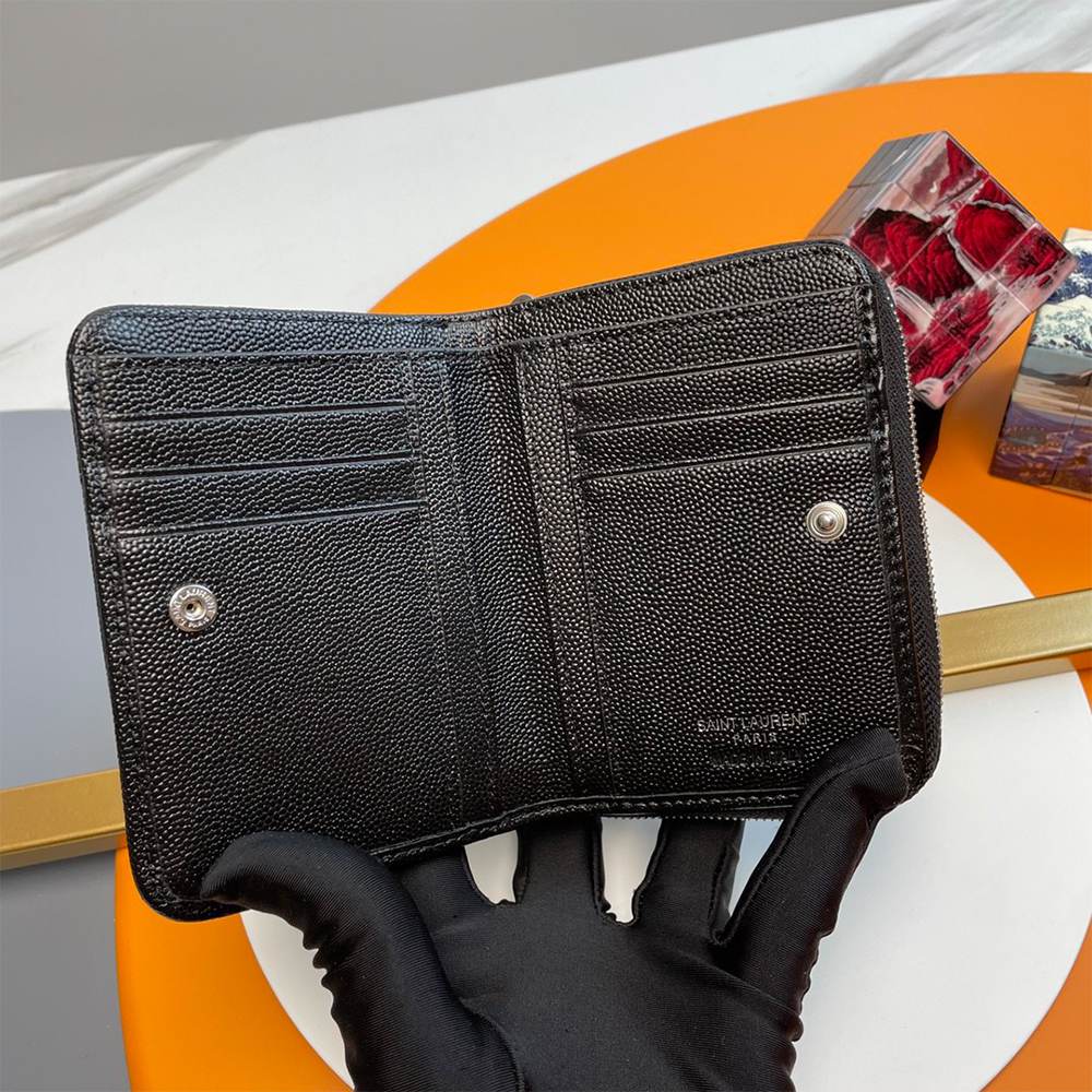 Y51 CASSANDRE MATELASSÉ compact zip around wallet in grain de poudre leather
