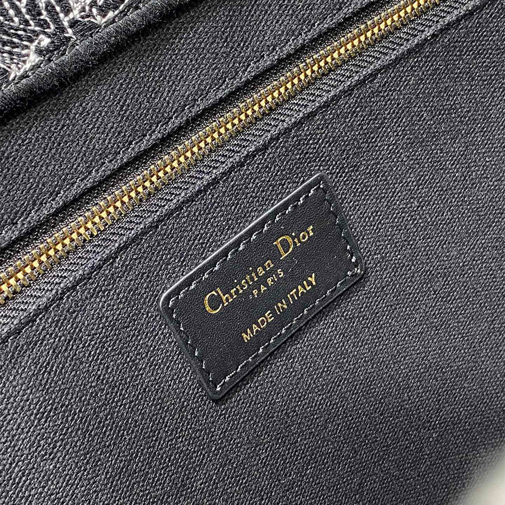 D10r Lucky Medium D10r Book Tote