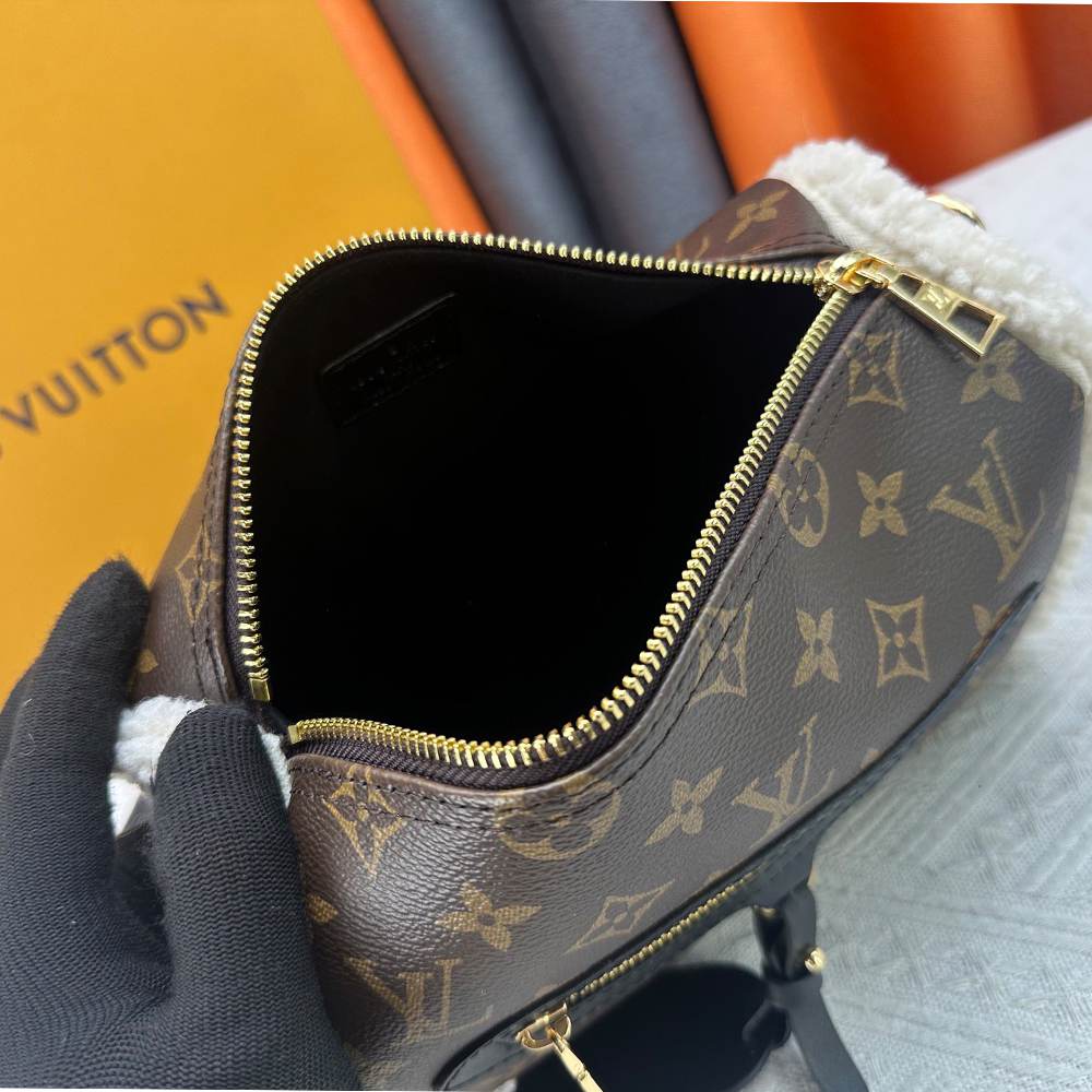 LV Teddy Mitt