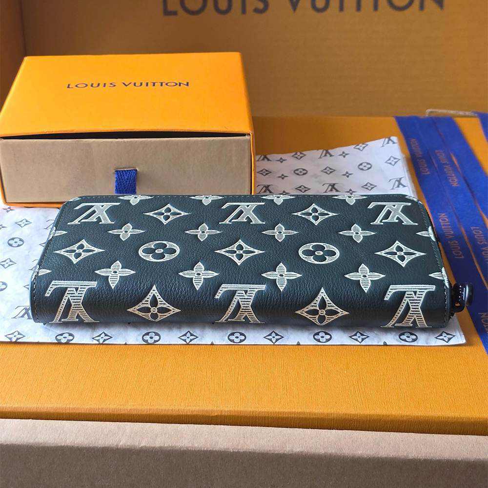 LV Zippy Wallet Horizontal