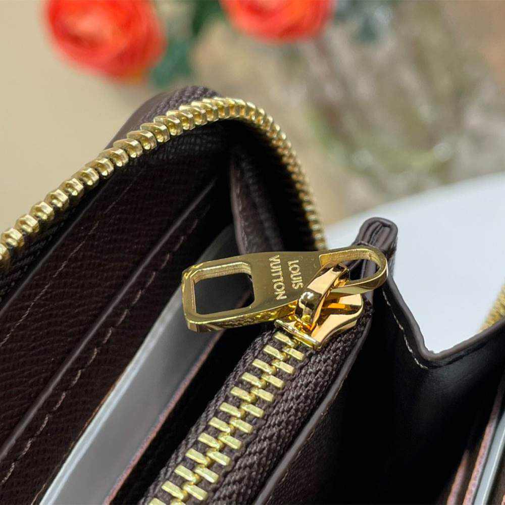 LV Zippy Wallet Horizontal