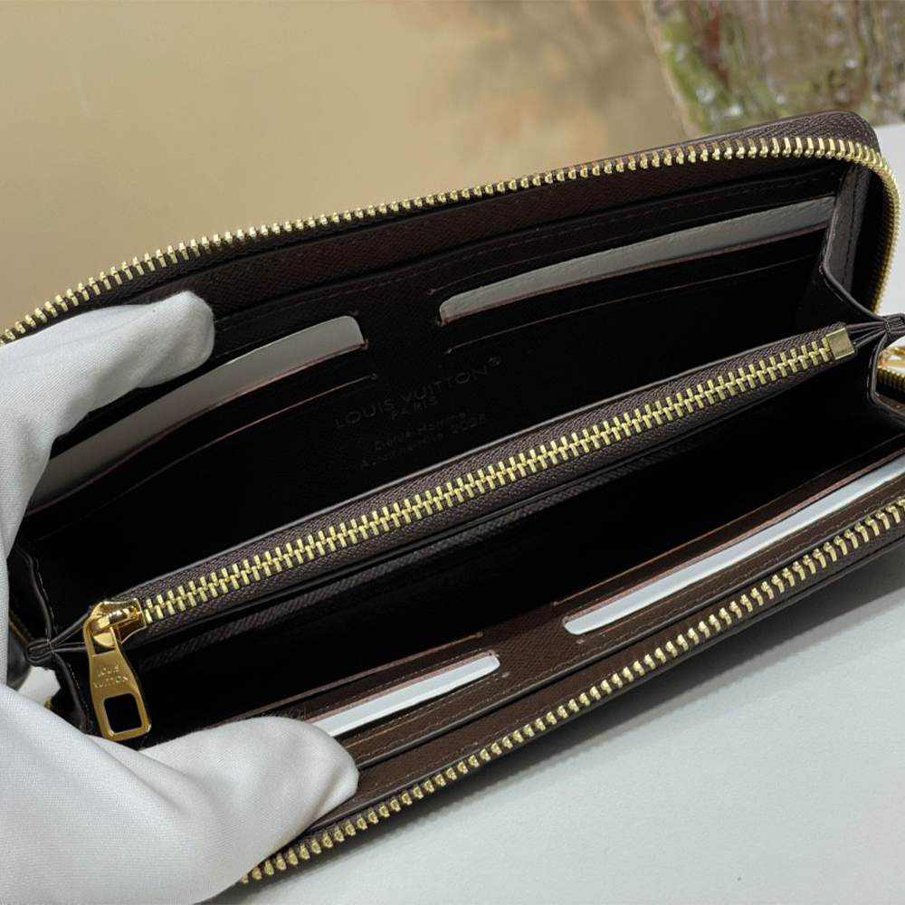 LV Zippy Wallet Horizontal