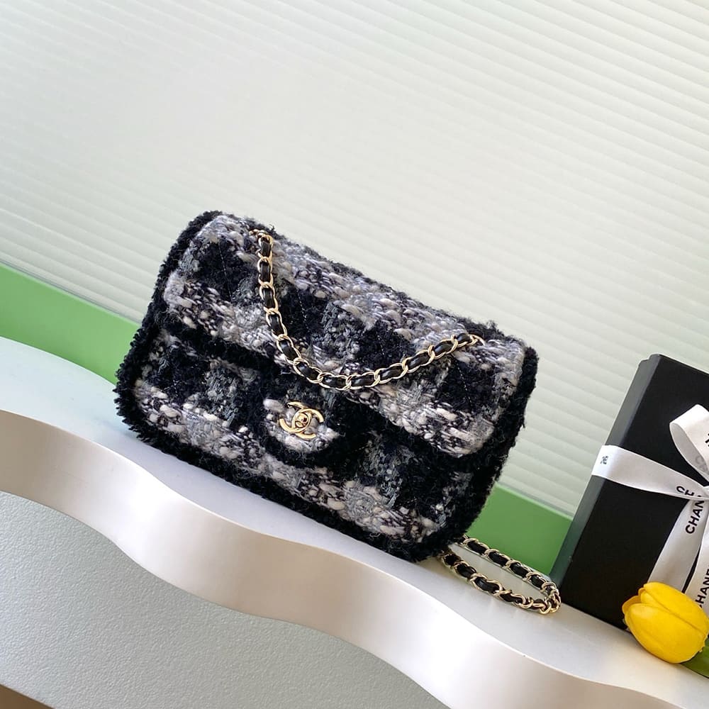 Ch**el LARGE FLAP BAG(HIGH-END GRADE)