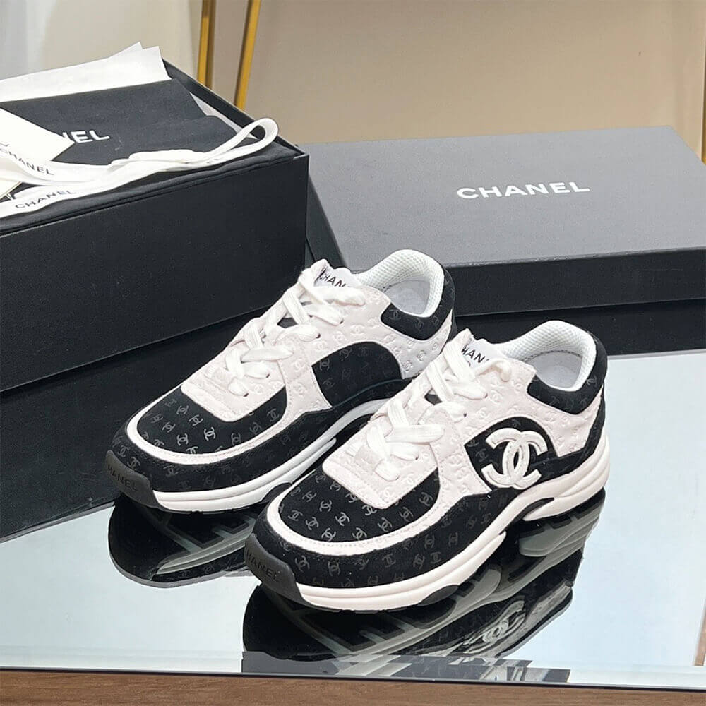 Ch**el 22A Low-Top Lace-Up Sneakers