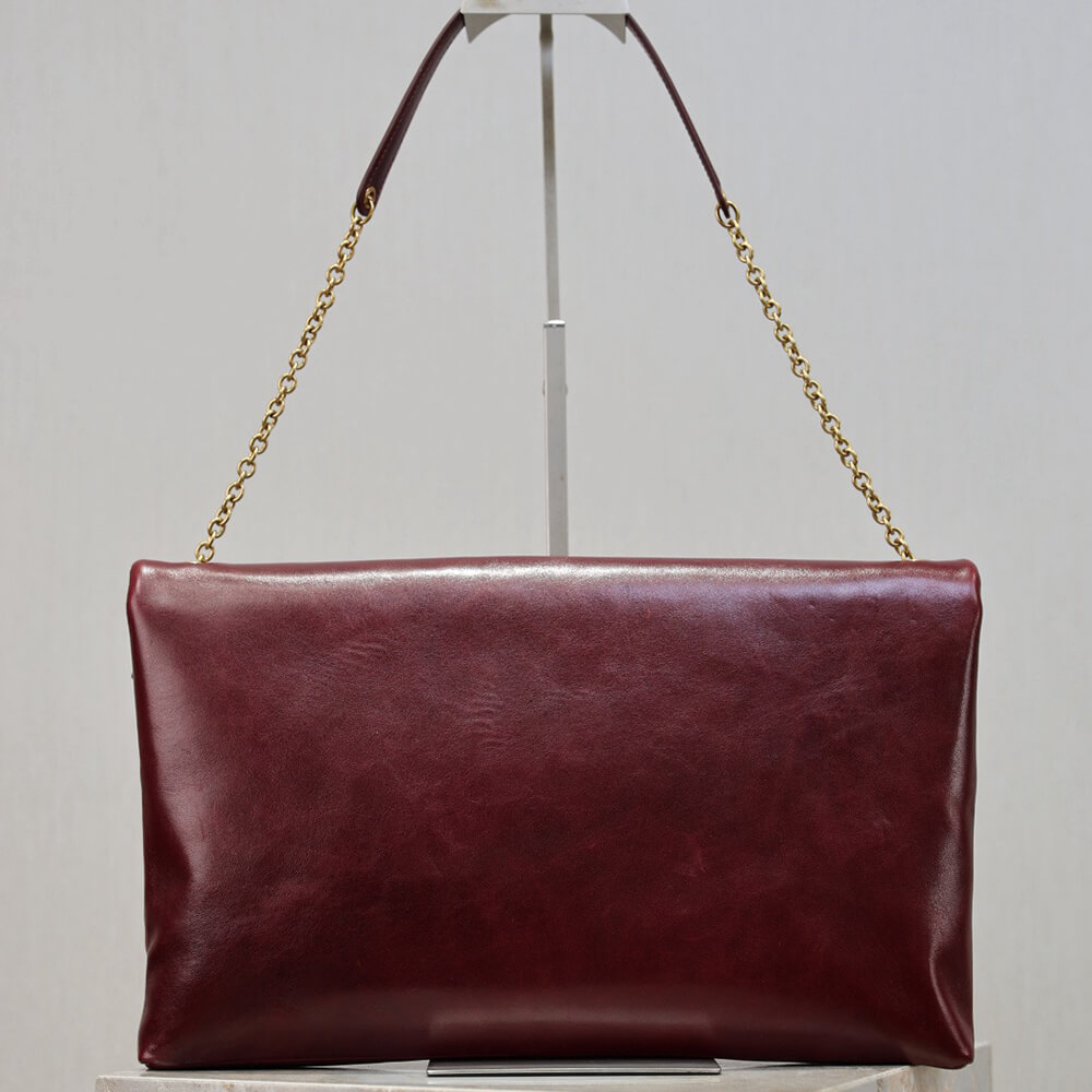 Y51 CASSANDRE XXL pouch on chain in shiny leather