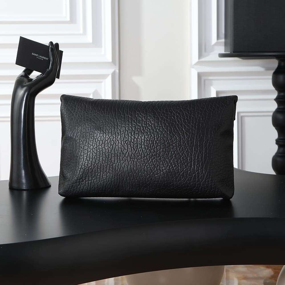 Y51 CASSANDRE large envelope pouch in lambskin