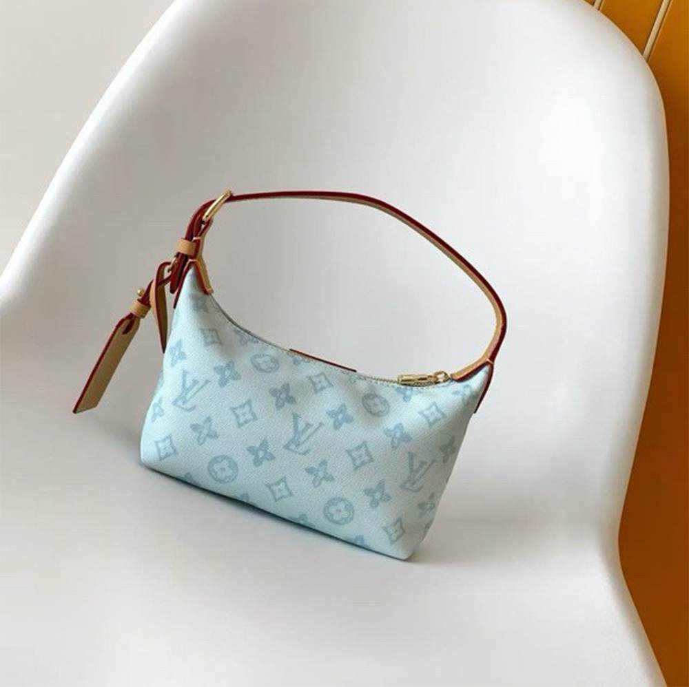 LV Pochette Hills