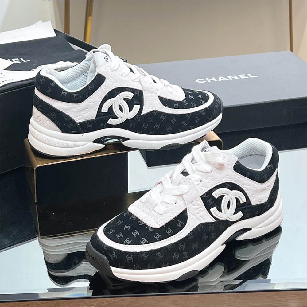 Ch**el 22A Low-Top Lace-Up Sneakers