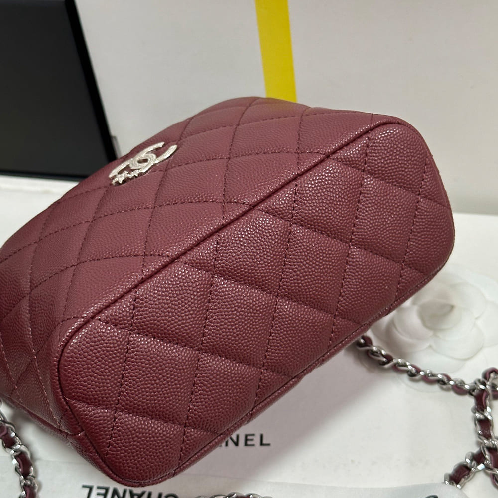 Ch**el Clutch with Chain(HIGH-END GRADE)