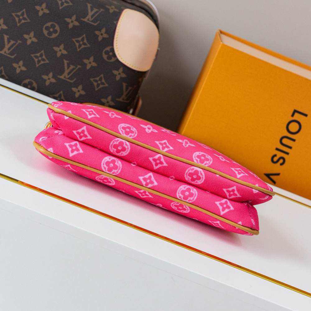LV Pochette Liv