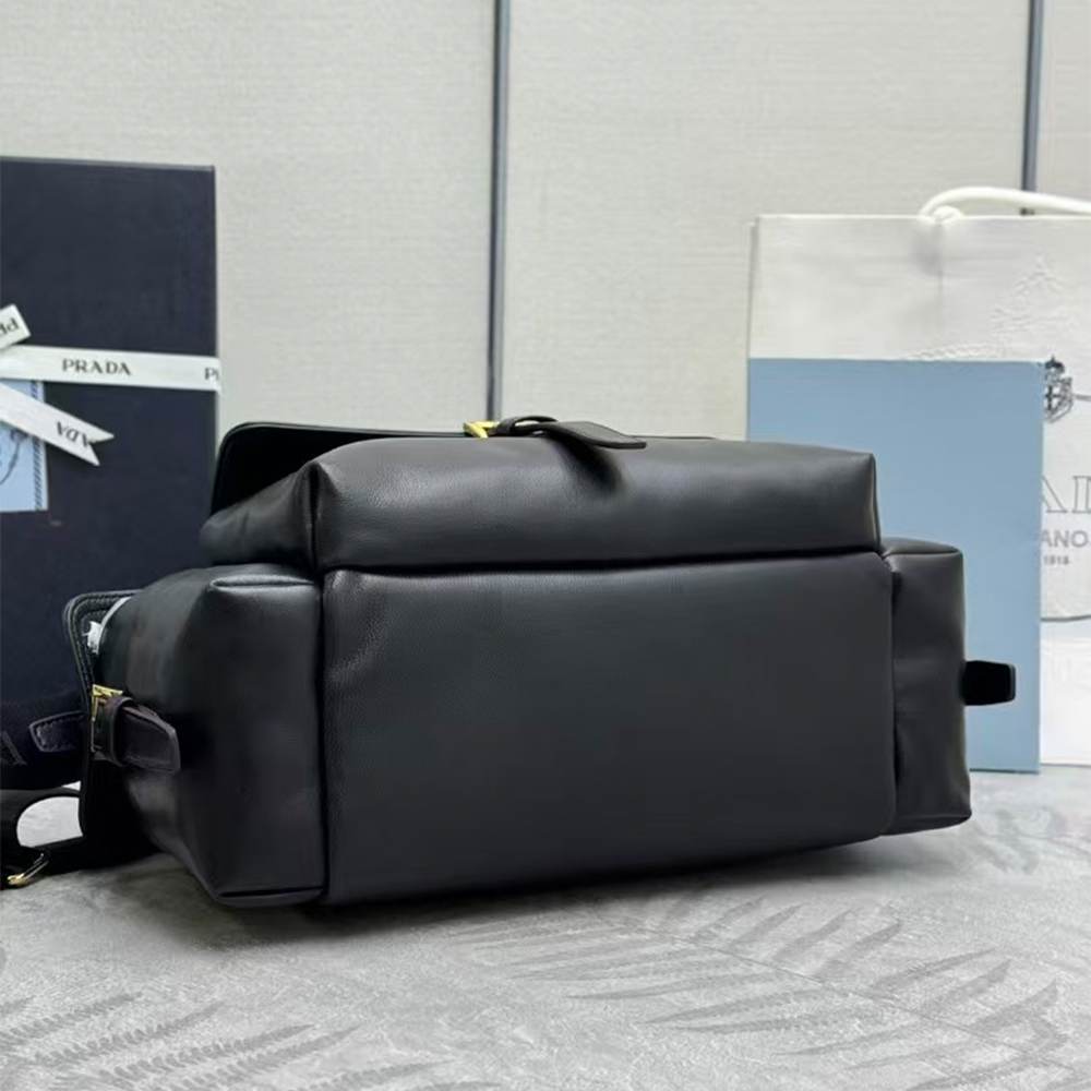 Pra*a Explore medium nappa leather tote bag(HIGH-END GRADE)