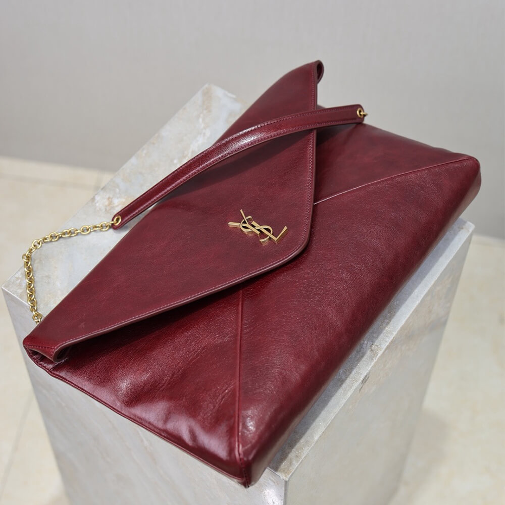 Y51 CASSANDRE XXL pouch on chain in shiny leather