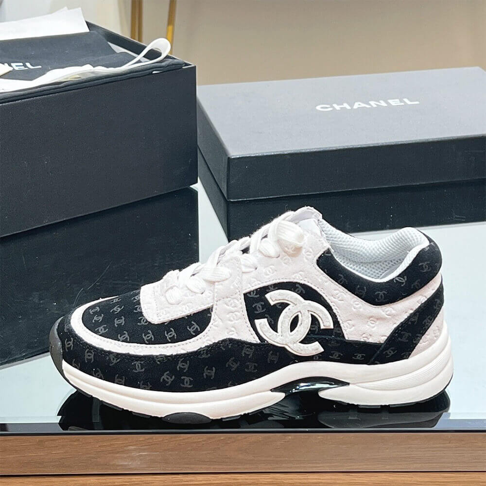 Ch**el 22A Low-Top Lace-Up Sneakers