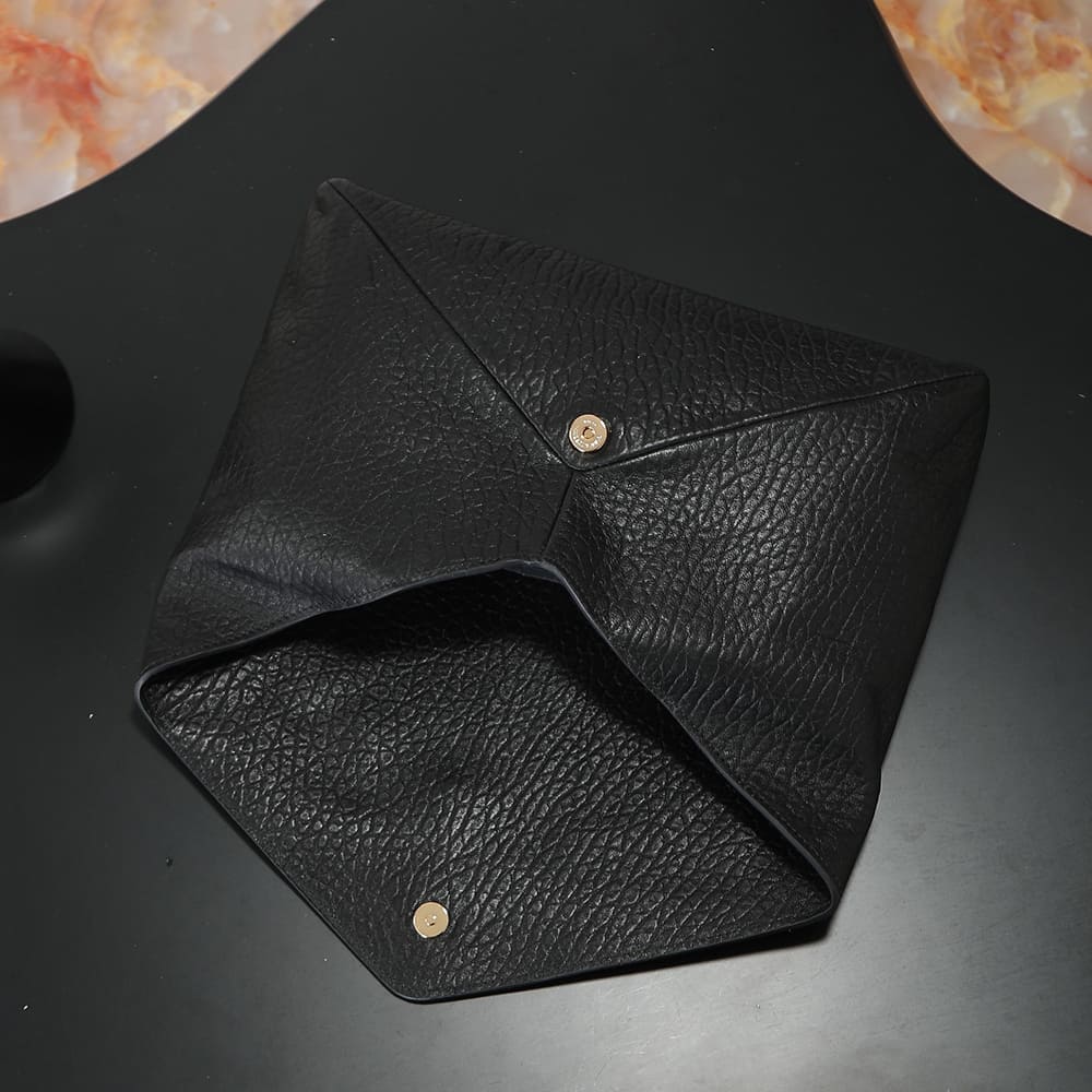 Y51 CASSANDRE large envelope pouch in lambskin