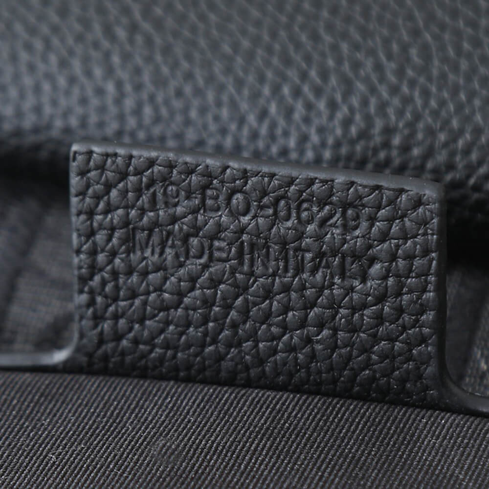 D10r Small Saddle Messenger Bag with Flap