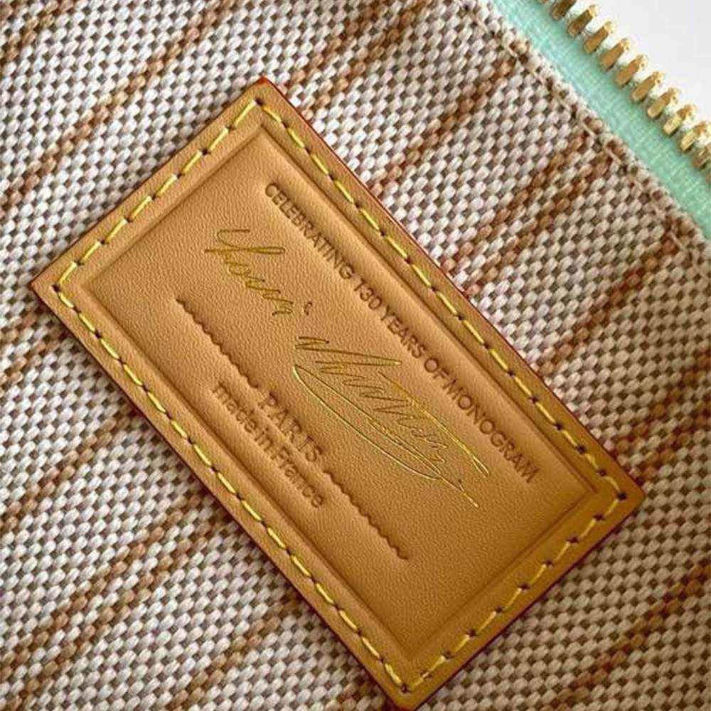 LV Pochette Hills