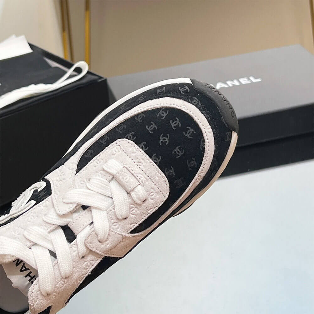 Ch**el 22A Low-Top Lace-Up Sneakers
