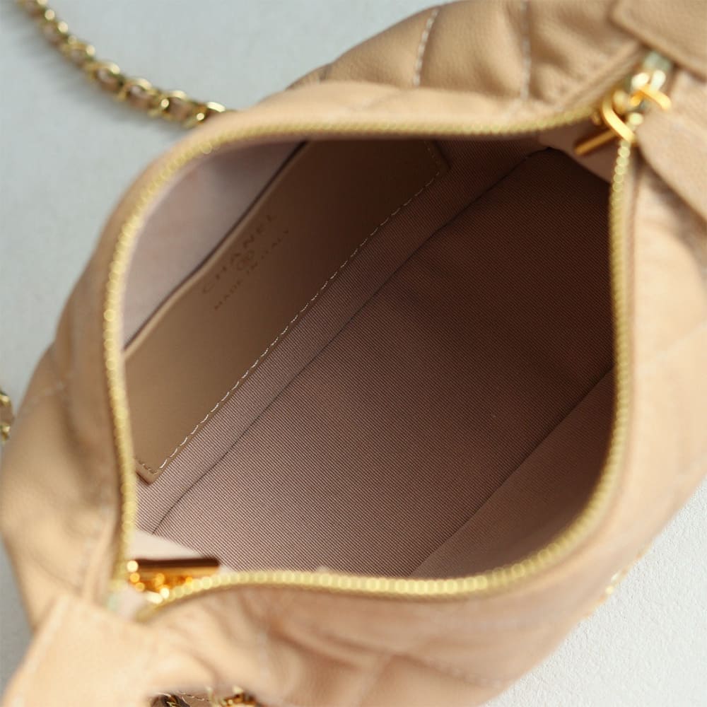 Ch**el Clutch with Chain(HIGH-END GRADE)
