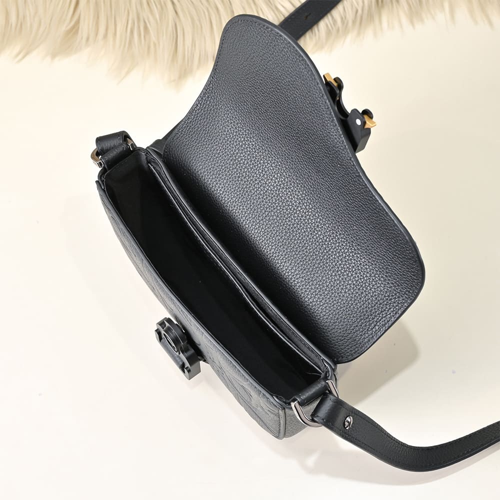 D10r Mini Saddle Messenger Bag with Flap