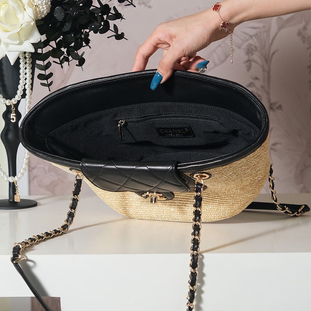 Ch**el SMALL SHOPPING BAG(HIGH-END GRADE)