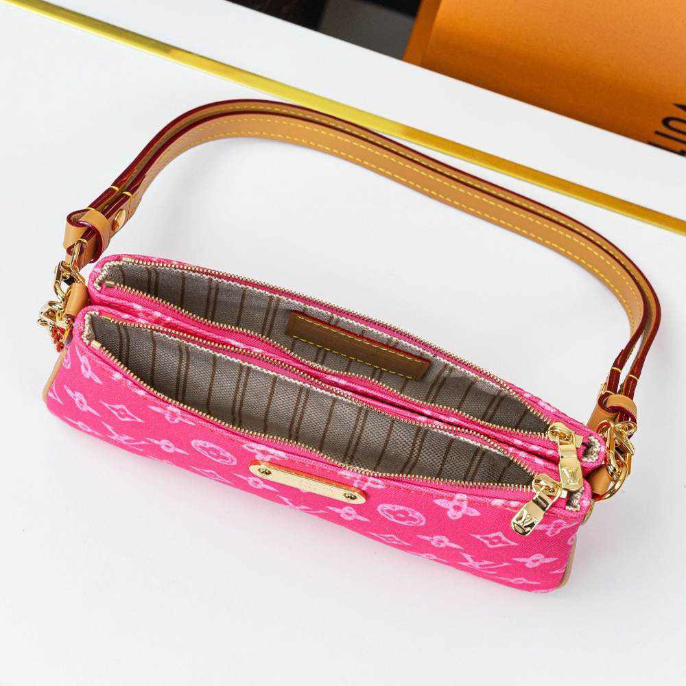 LV Pochette Liv