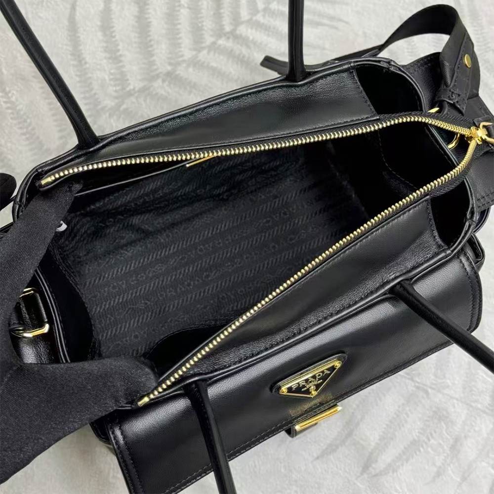 Pra*a Explore medium nappa leather tote bag(HIGH-END GRADE)