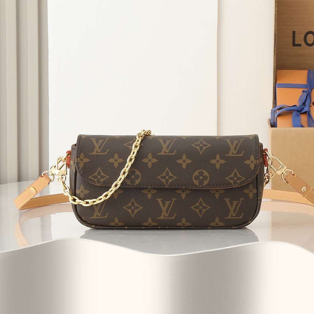 LV Wallet On Chain Ivy
