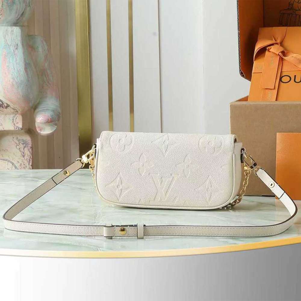 LV Wallet On Chain Ivy
