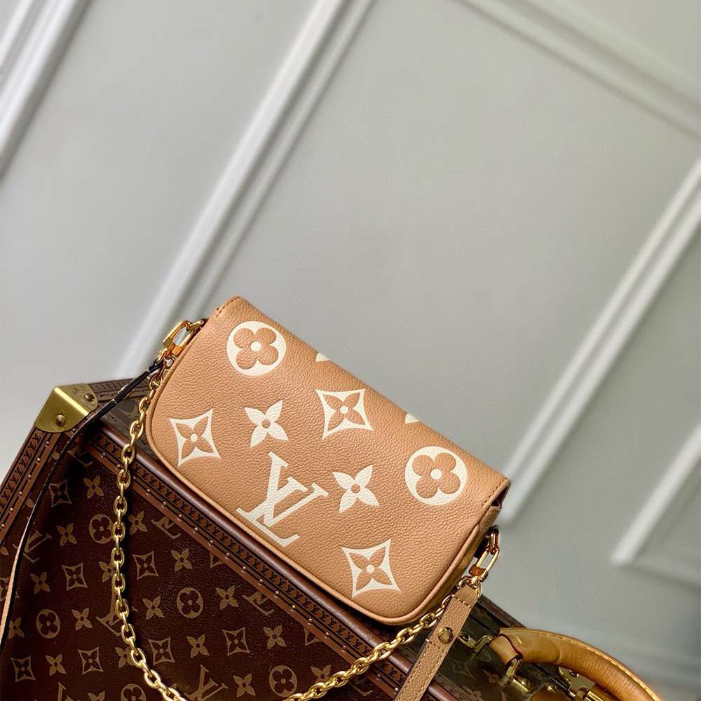 LV Wallet On Chain Ivy