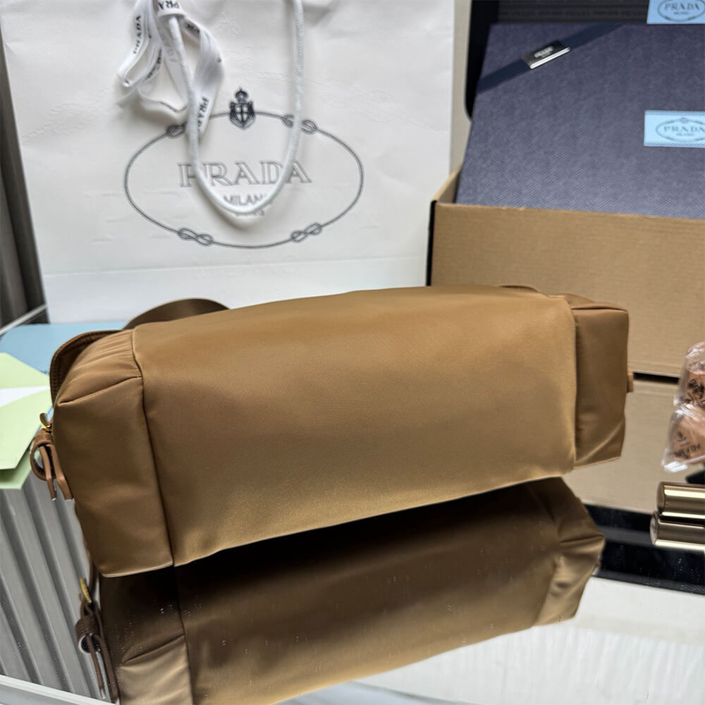 Pra*a Explore large Re-Nylon and leather bag(HIGH-END GRADE)