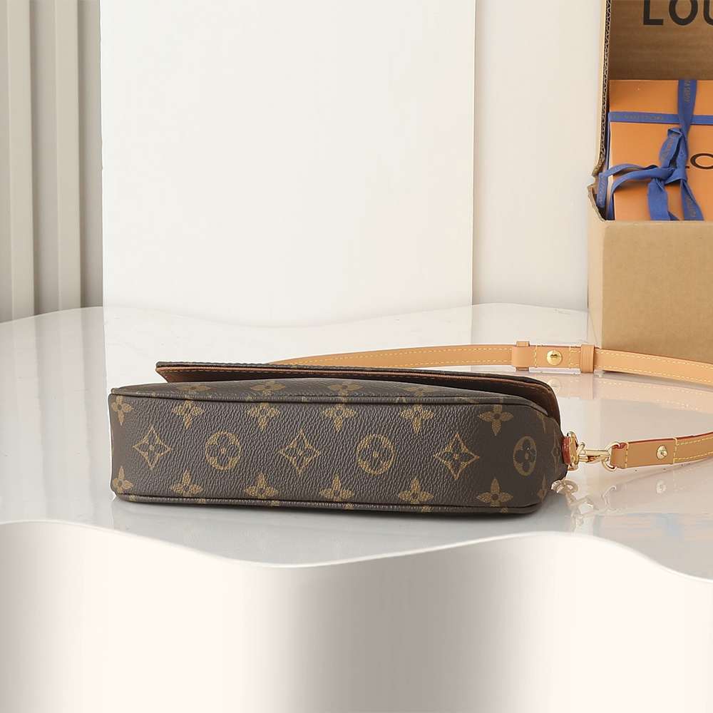 LV Wallet On Chain Ivy