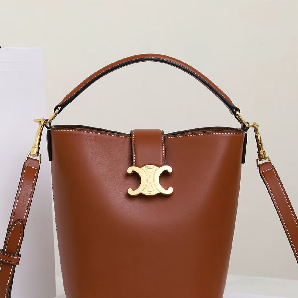 Ce1i*e SMALL BUCKET L0visE IN SMOOTH CALFSKIN(HIGH-END GRADE)