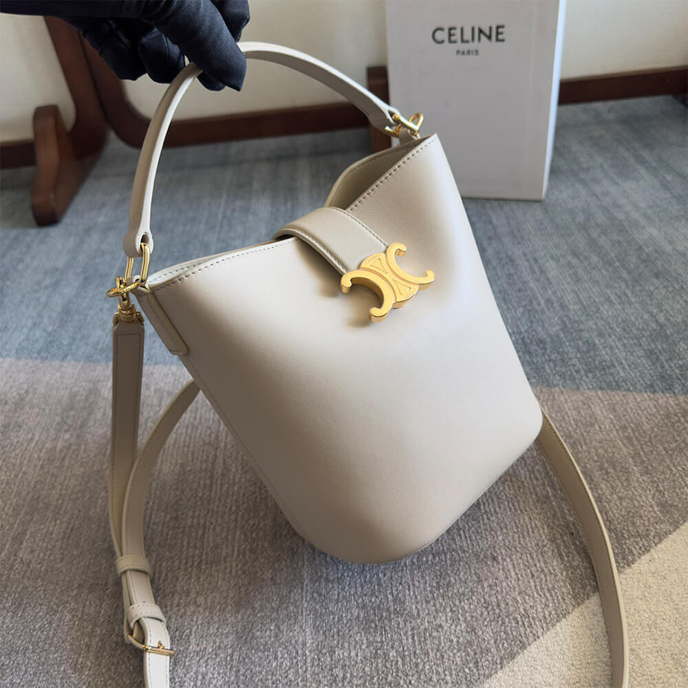 Ce1i*e SMALL BUCKET L0visE IN SMOOTH CALFSKIN(HIGH-END GRADE)