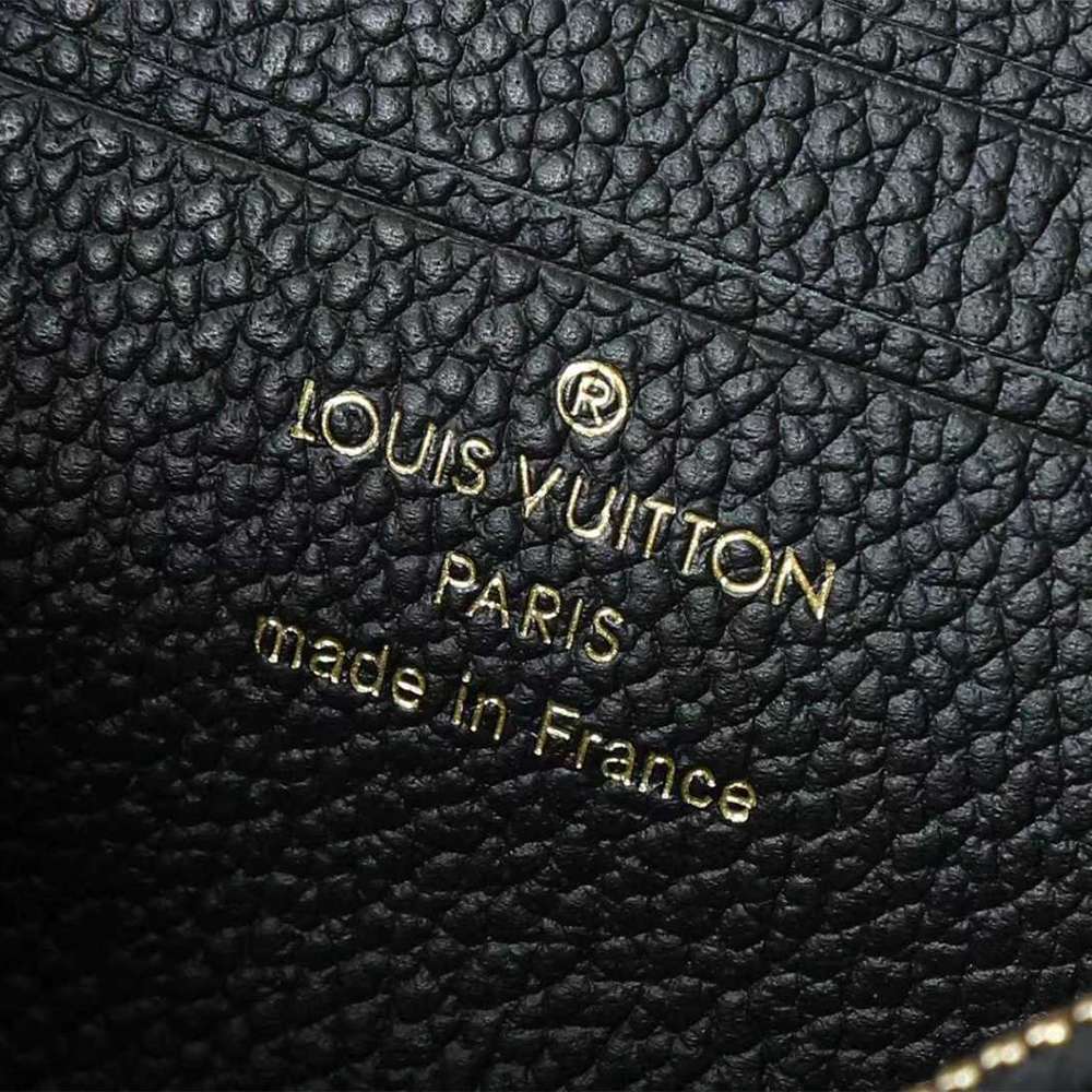 LV Wallet On Chain Ivy