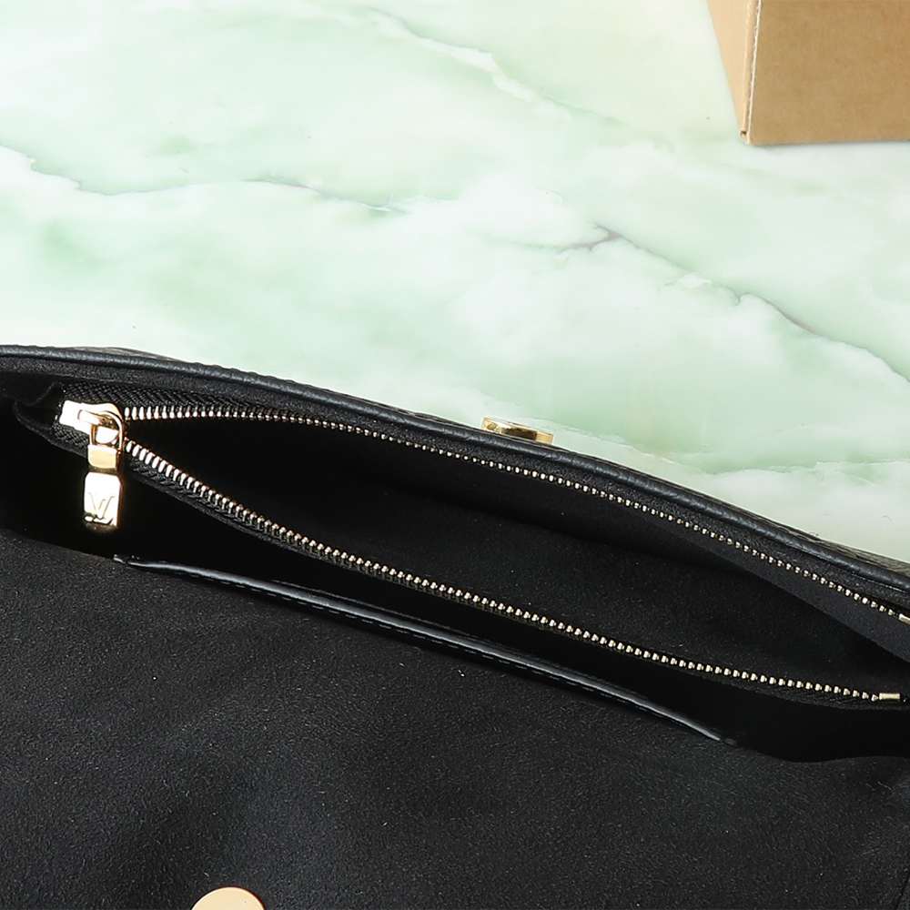 LV Wallet On Chain Ivy