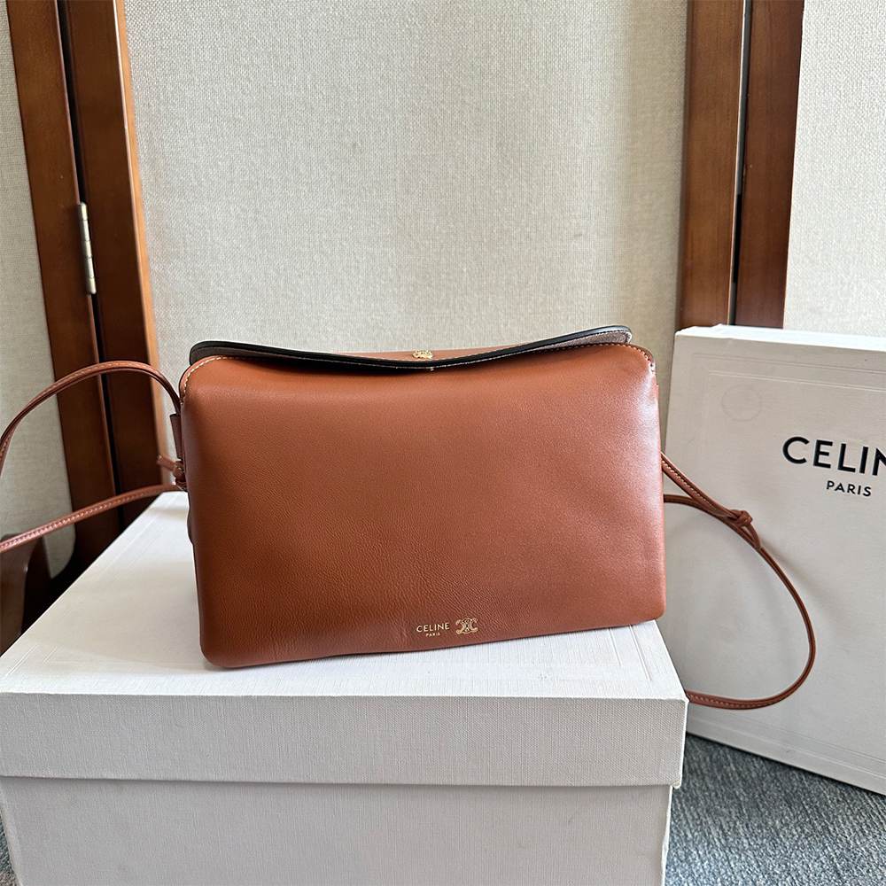 Ce1i*e TRIO FLAP IN Smooth Lambskin(HIGH-END GRADE)