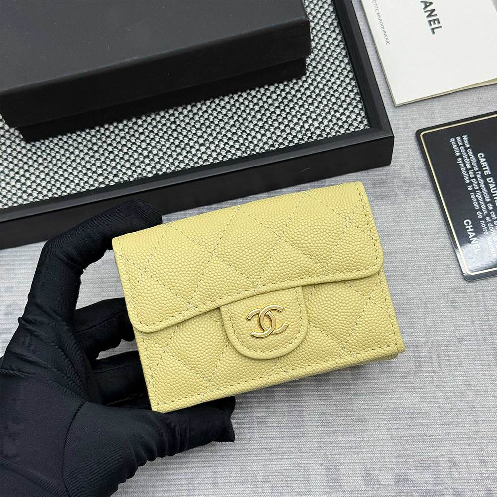 Ch**el Matelasse Classic Small Flap Tri-fold wallet