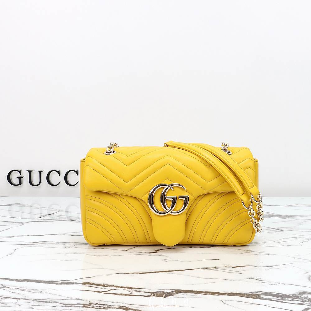 GG Marmont medium shoulder bag