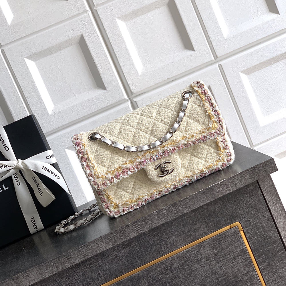 Ch**el Classic Small Handbag(HIGH-END GRADE)