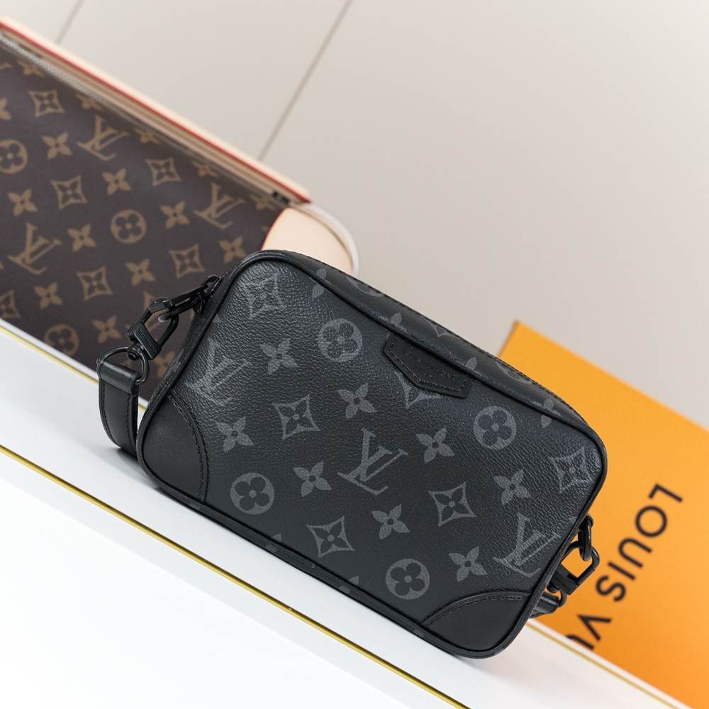 LV Trocadéro Wearable Wallet