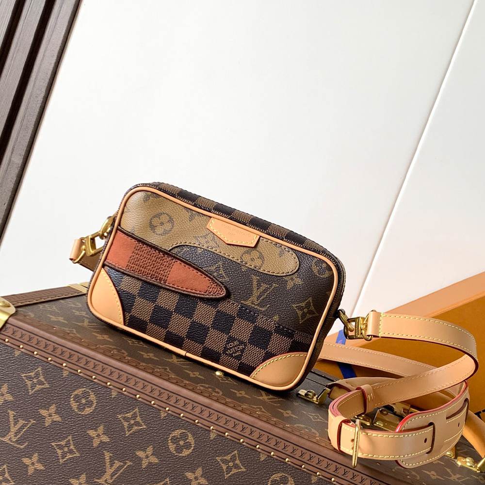 LV Trocadéro Wearable Wallet