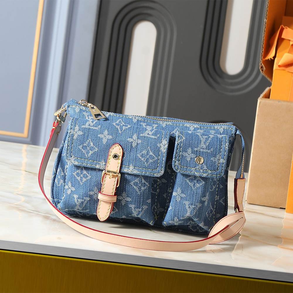 LV Pochette Accessoire Cargo