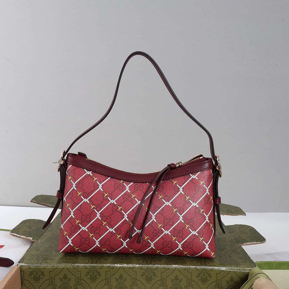 Gvc*1 GG Emblem small shoulder bag