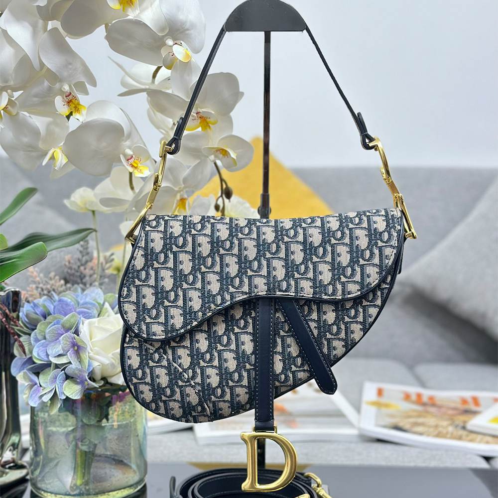 D10r Saddle Bag with Strap