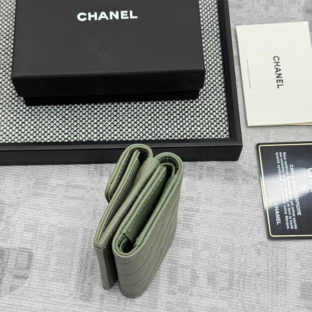 Ch**el Matelasse Classic Small Flap Tri-fold wallet