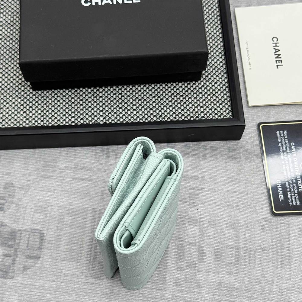 Ch**el Matelasse Classic Small Flap Tri-fold wallet