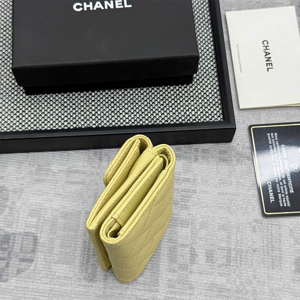 Ch**el Matelasse Classic Small Flap Tri-fold wallet