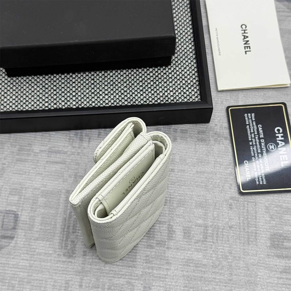 Ch**el Matelasse Classic Small Flap Tri-fold wallet