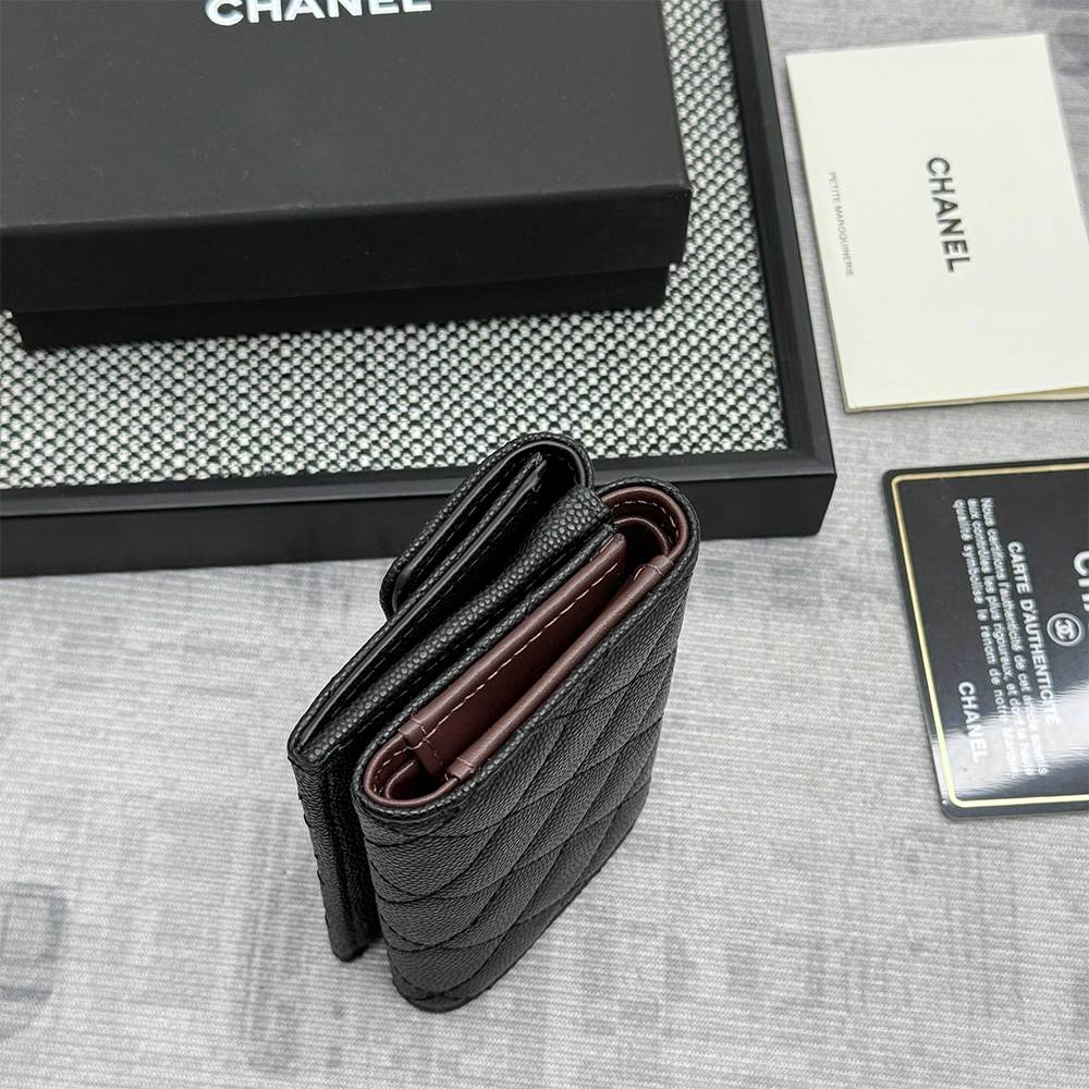 Ch**el Matelasse Classic Small Flap Tri-fold wallet